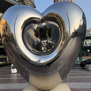 Meet your Posher, Claudia